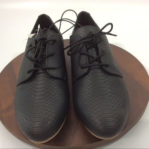 a.n.a. Alder 9.5 Black Lace Up Shoes Faux Croc